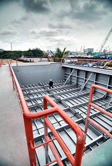 Tropical ballast water test facility in Singapore